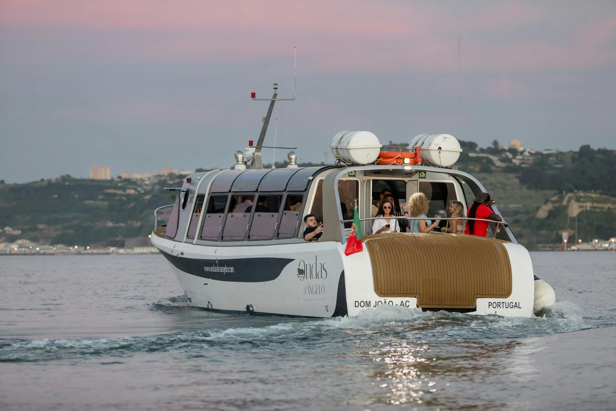 Birthday private sunset cruise on Tagus River