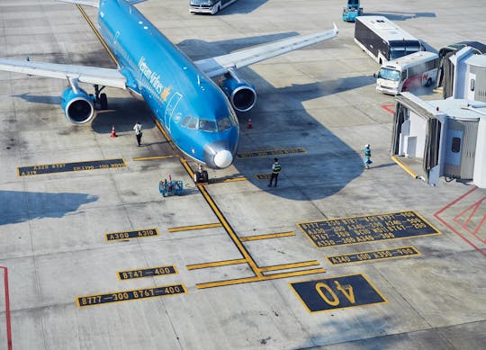 Hanoi Noi Bai Airport fast-track service on departure or arrival