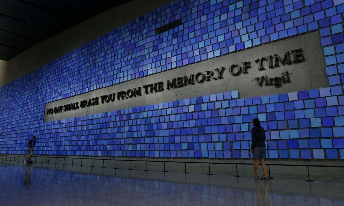 9-11 Museum guided walking tour in New York