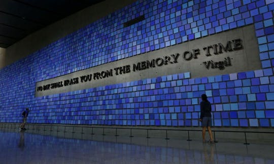 9-11 Museum guided walking tour in New York