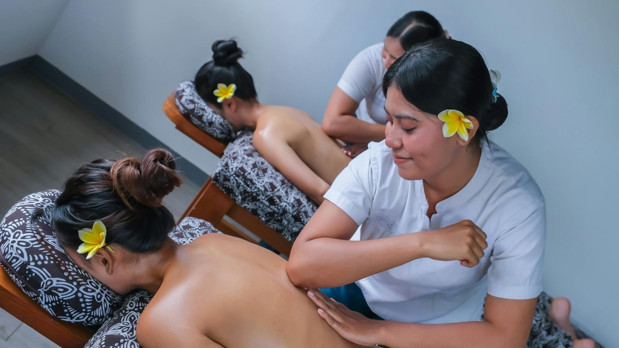 Luxury Aromatherapy Massage