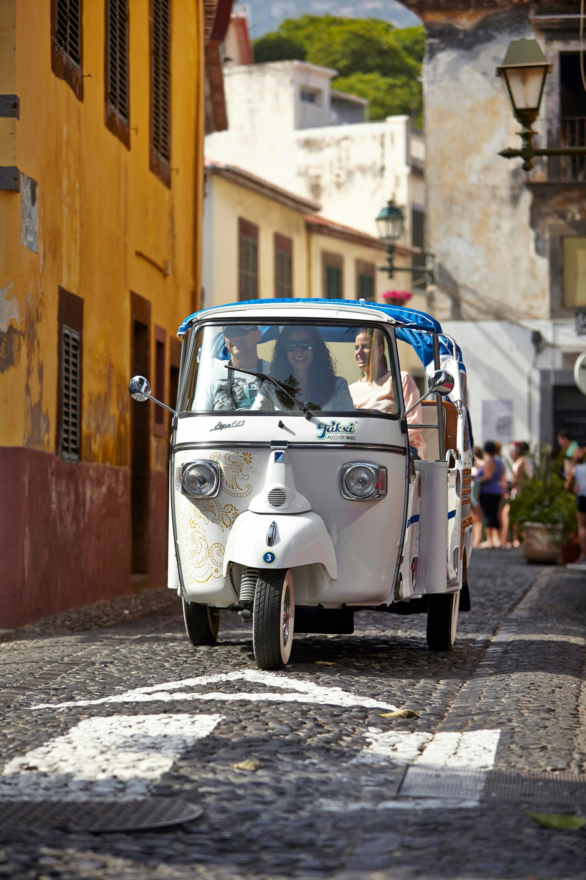 Madeira maßgeschneiderte Tuk-Tuk-Taxi-Tour von Funchal vier Stunden für vier Gäste