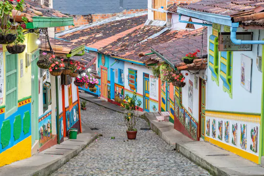 Full-day Guatapé private tour with Piedra del Peñol from Medellín