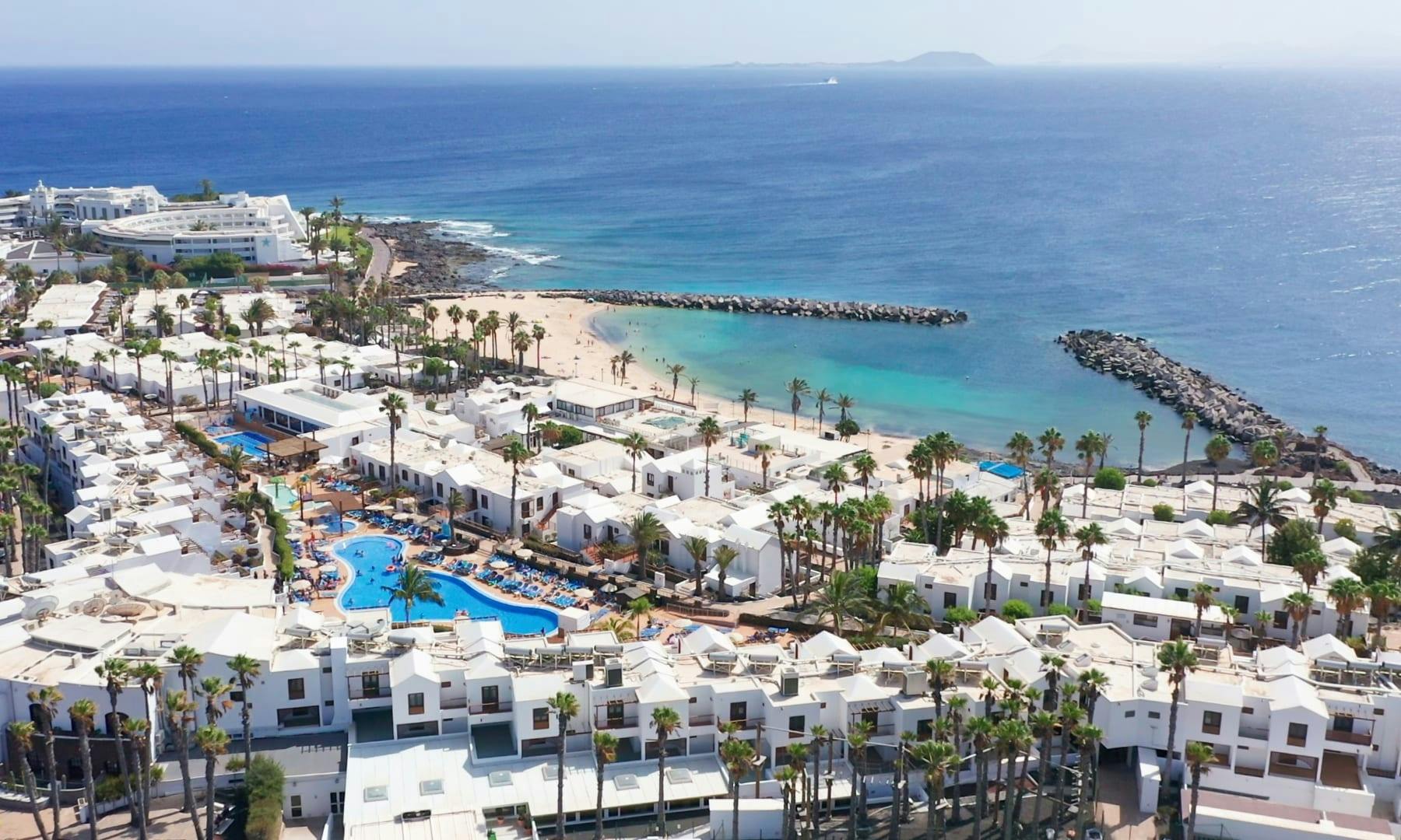 Return ferry ticket with Balearia Canarias to Lanzarote