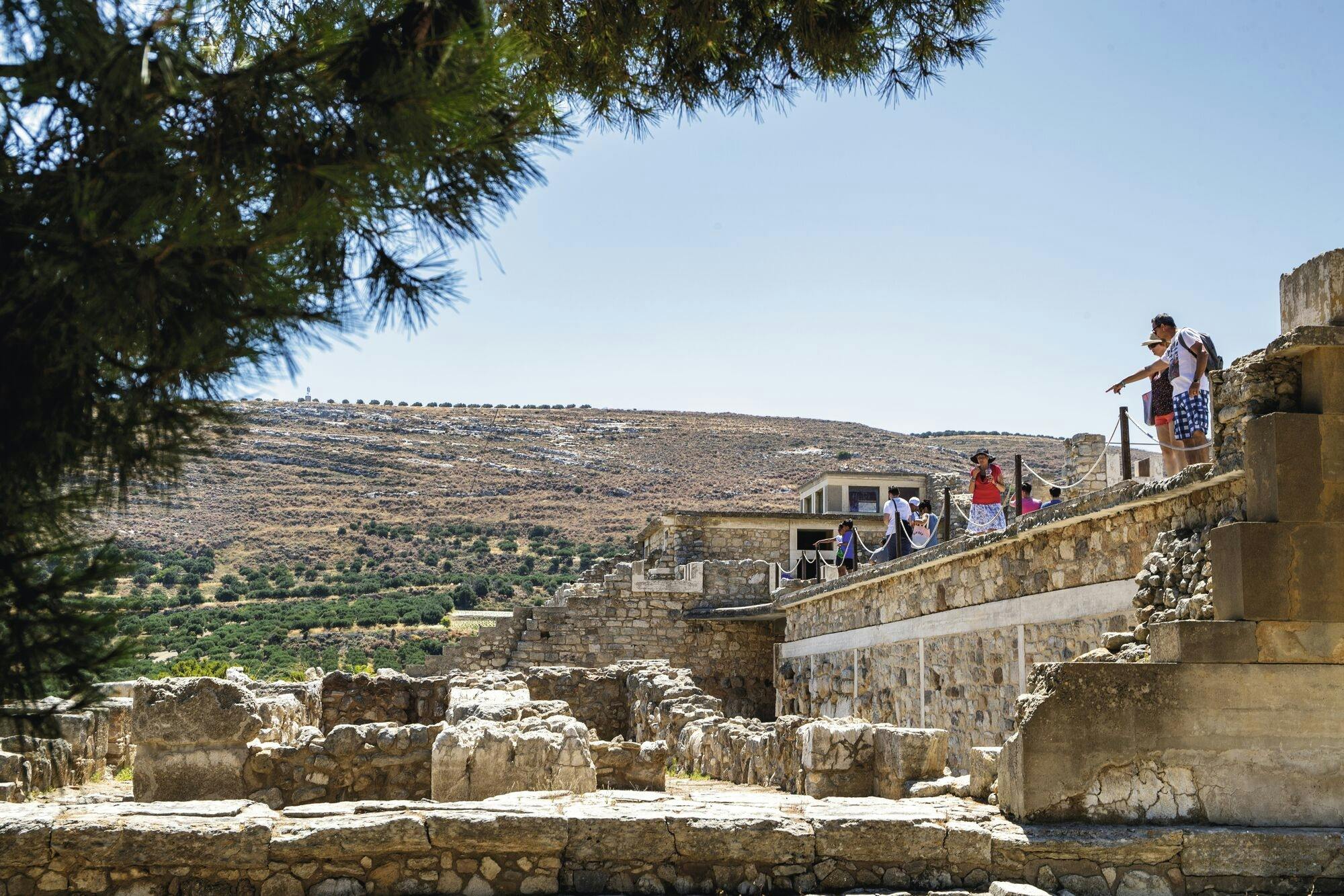 Knossos all-inclusive full-day tour with Minoan theatre show