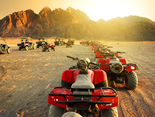 Woestijnsafari per quad en 4x4 met diner in een bedoeïenendorp