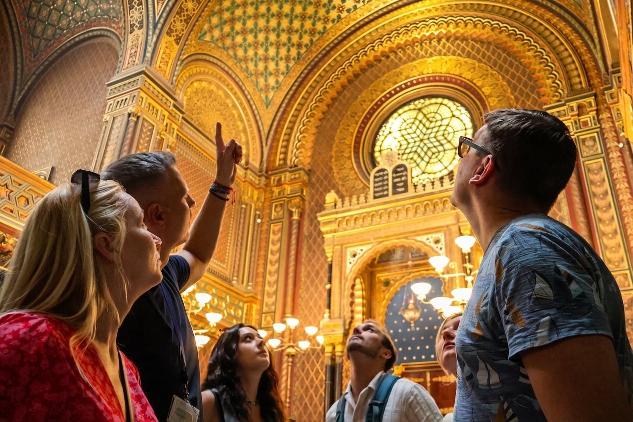 Walking tour of Prague's Jewish Quarter with Jewish Museum tickets