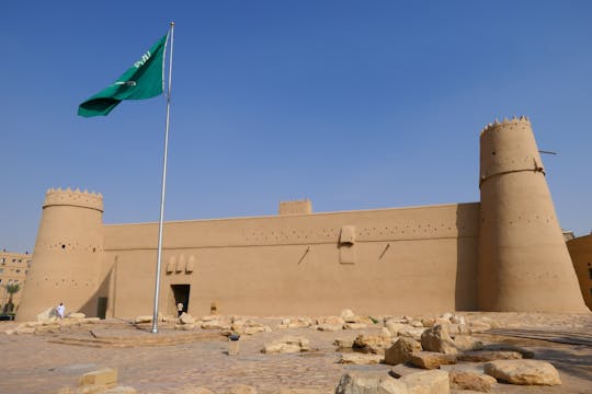 Stadtrundfahrt durch Riad mit Besuch der Festung Al Masmak und des Kingdom Centre