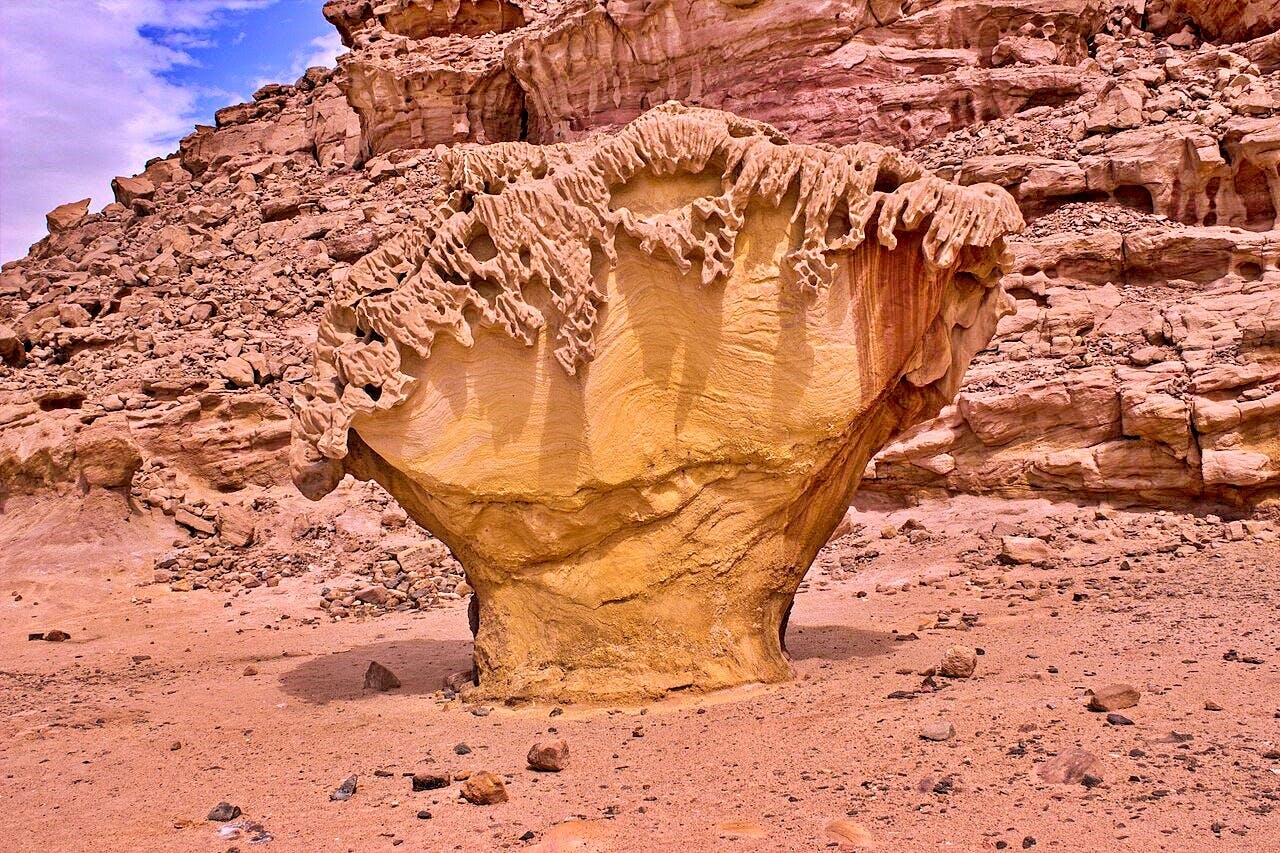 Aventura en 4x4 por la tierra de los nómadas, con el Cañón del Mirage y el oasis de Ain Hudra