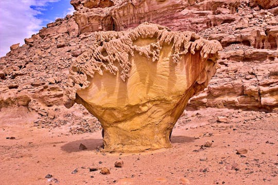 Aventura en 4x4 por la tierra de los nómadas, con el Cañón del Mirage y el oasis de Ain Hudra