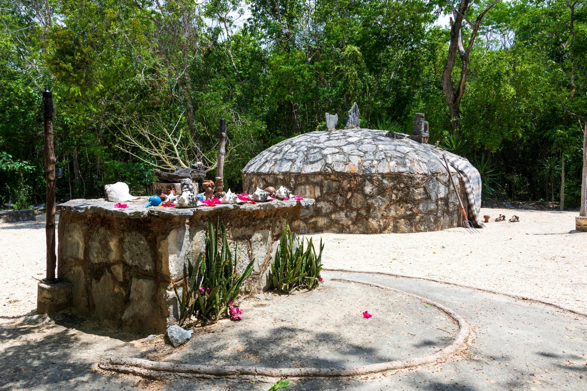 Guided tour of Tulum and visit to a modern Maya community