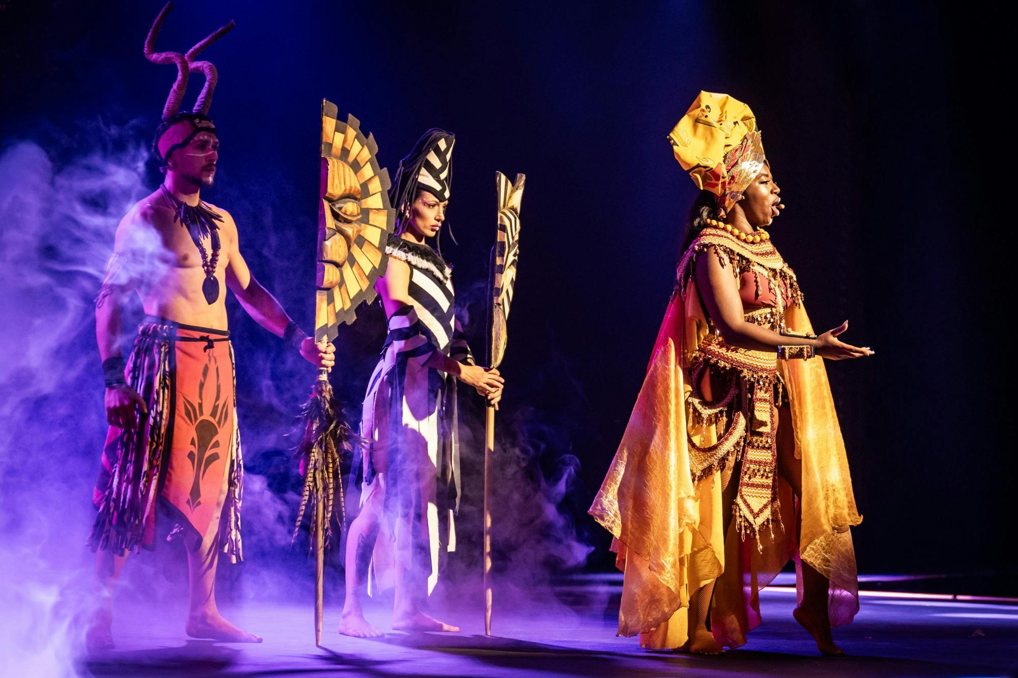 Gran Canaria Nomad dinner and show with drinks front-row seats at Sala Scala