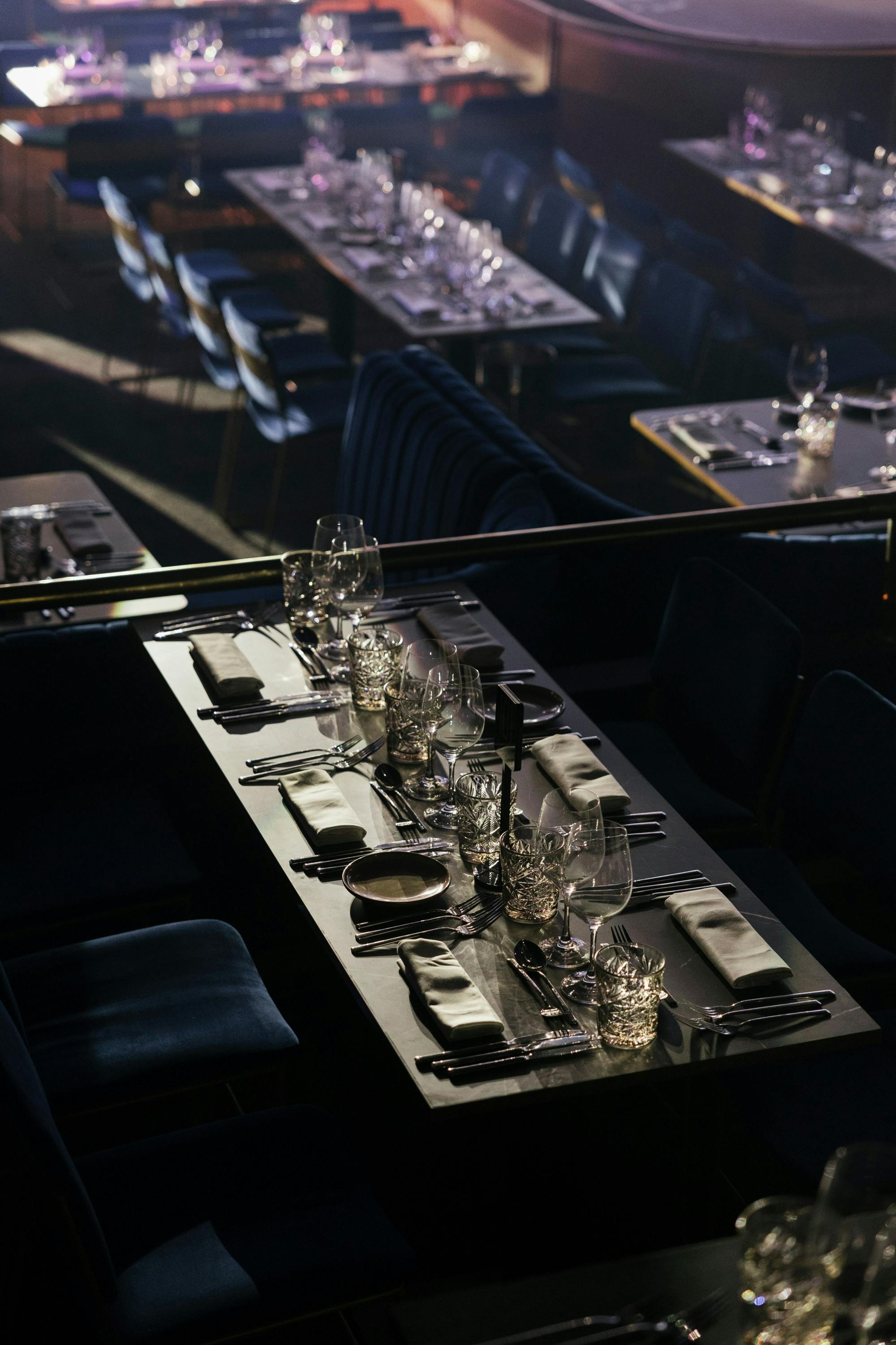 Gran Canaria Nomad dinner and show with drinks front-row seats at Sala Scala