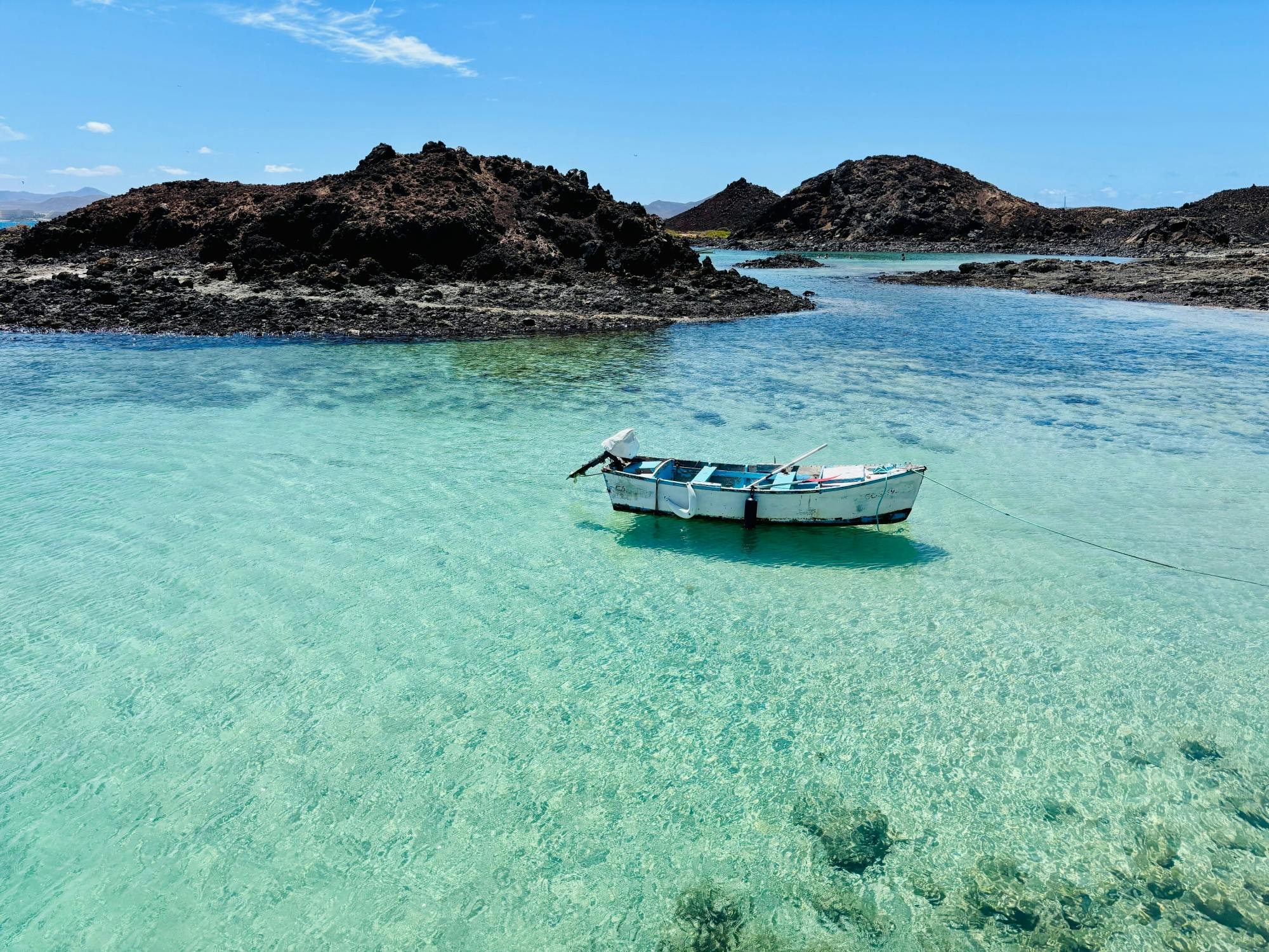 Small group guided tour of Lobos Island by fast ferry, Popcorn Beach and Corralejo Dunes