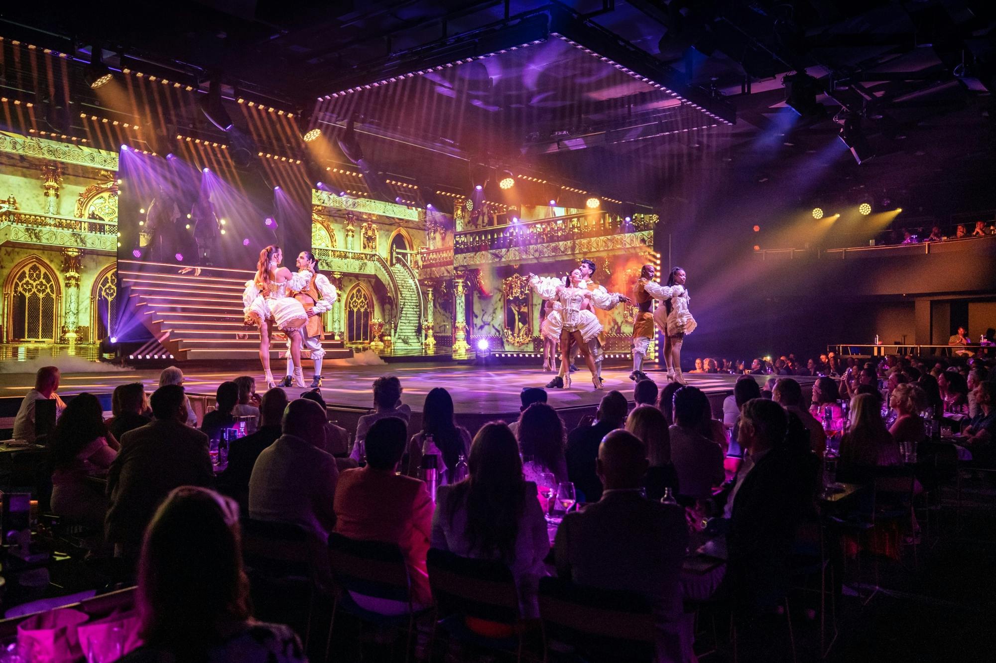 Gran Canaria Nomad dinner and show with drinks front-row seats at Sala Scala