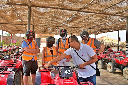 Paquete combinado en el desierto de Sharm: paseo en quad, cena beduina, espectáculo y observación de las estrellas
