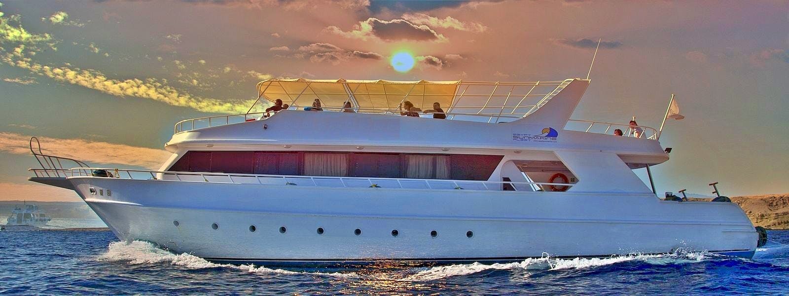 Crucero al atardecer, merienda y visita guiada por el casco antiguo de Sharm El Sheikh
