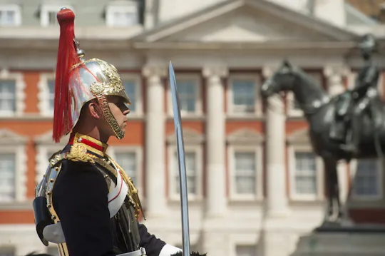 Guided tour of British royal tradition in London