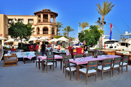 Excursión nocturna a Port Ghalib con cena, con salida desde Marsa Alam y Quseir