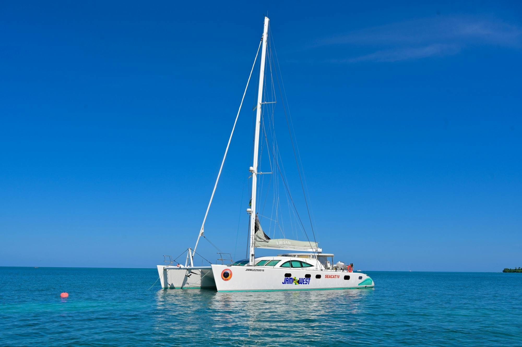 Luxury small-group catamaran cruise by Jamwest