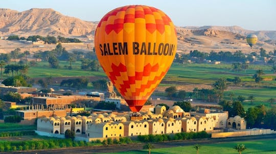Excursão guiada de dia inteiro a Luxor com passeio de balão de ar quente