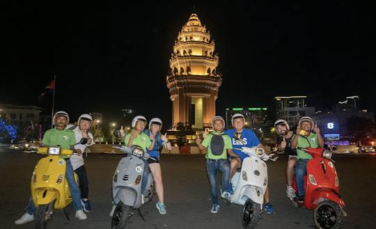 4-hours evening city highlight Vespa tour in Phnom Penh