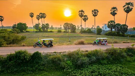 Wycieczka do farmy jedwabiu Lotus i podziwianie zachodu słońca na wsi z przejażdżką tuk-tukiem w Siem Reap