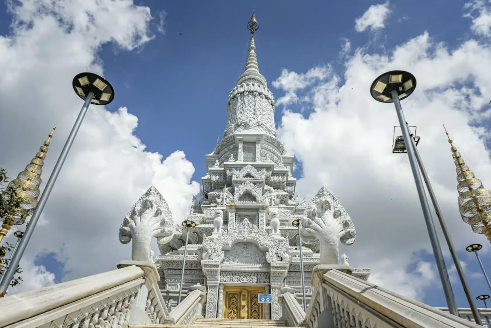 Old City Oudong, and Koh Chen village tour by tuk-tuk from Phnom Penh