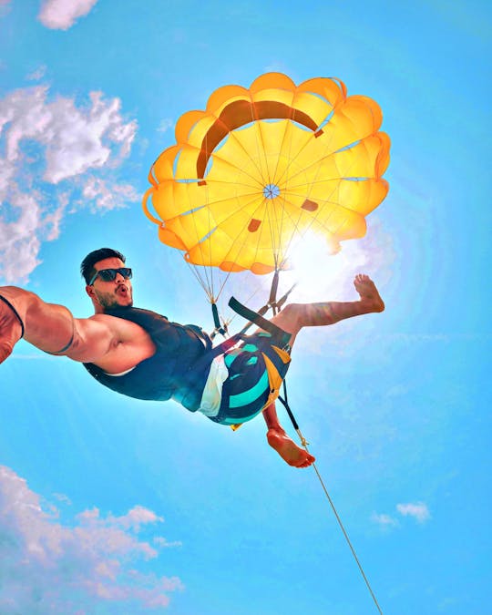 Przygoda z parasailingiem w Sharm El Sheikh