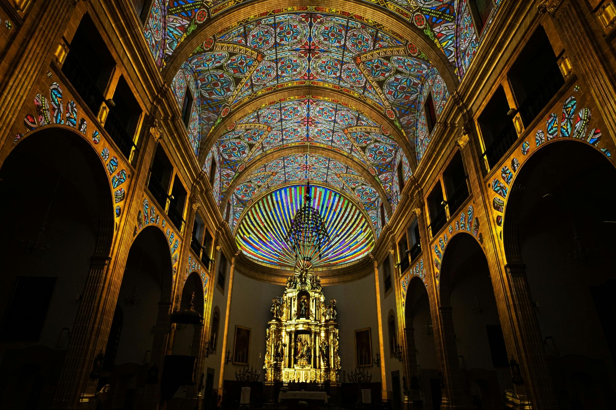 Palma tours with cathedral and Valldemossa options in Polish