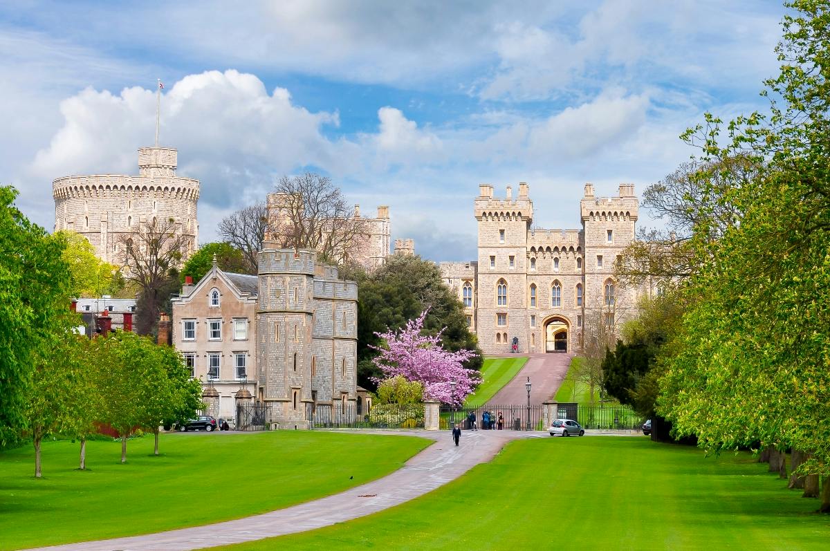 Windsor, Stonehenge, and Oxford tour from London