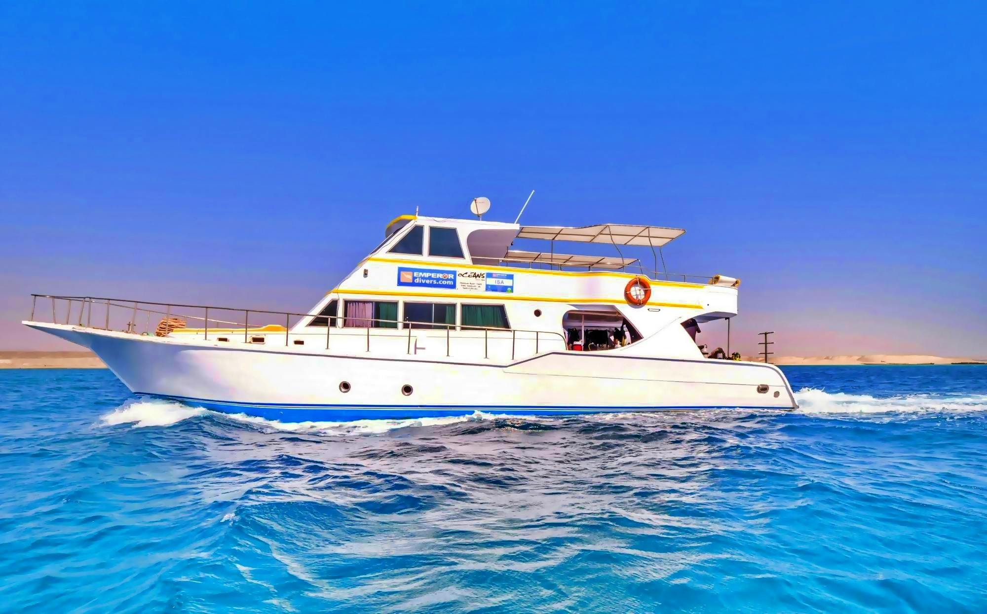 Private boat and snorkeling trip in Marsa Alam with lunch