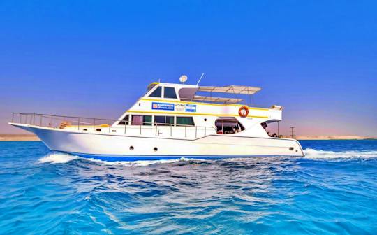 Private boat and snorkeling trip in Marsa Alam with lunch