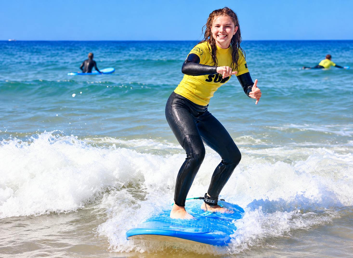 2-hour surfing lesson in Albufeira