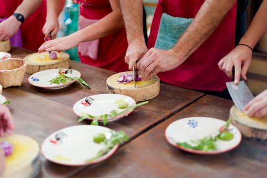 Corso di cucina a Bangkok in una casa con giardino del posto