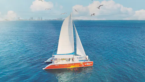 Isla Mujeres Catamaran Cruise, Beach Club & Snorkelling