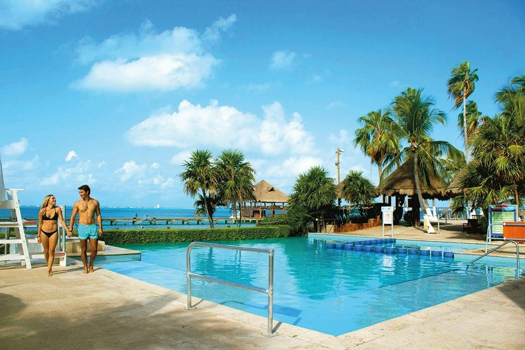 Isla Mujeres Catamaran Cruise, Beach Club & Snorkelling