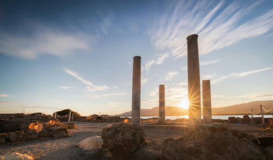 Exclusive guided tour of Nora at sunset with aperitif