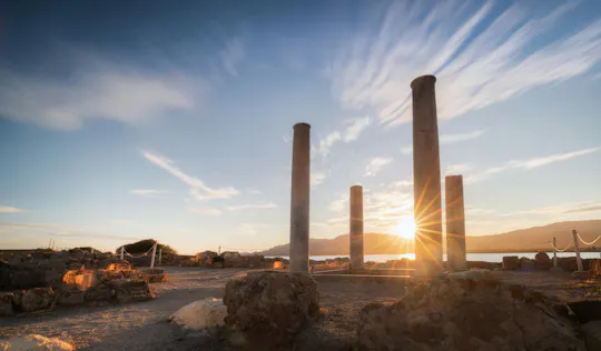Exclusive guided tour of Nora at sunset with aperitif