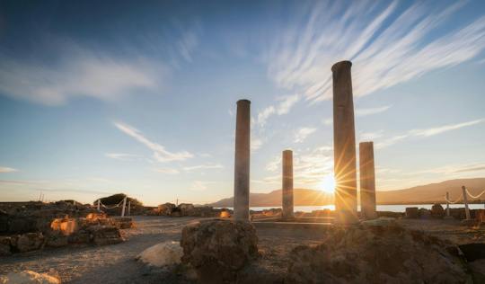 Exklusive Tour mit Tourguide durch Nora bei Sonnenuntergang mit Aperitif