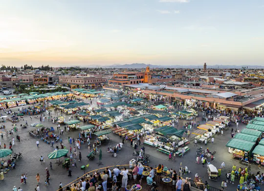 2-tägige Radtour durch die Medina von Marrakesch, die Wüste von Agafay und die Safranplantage von Ourika