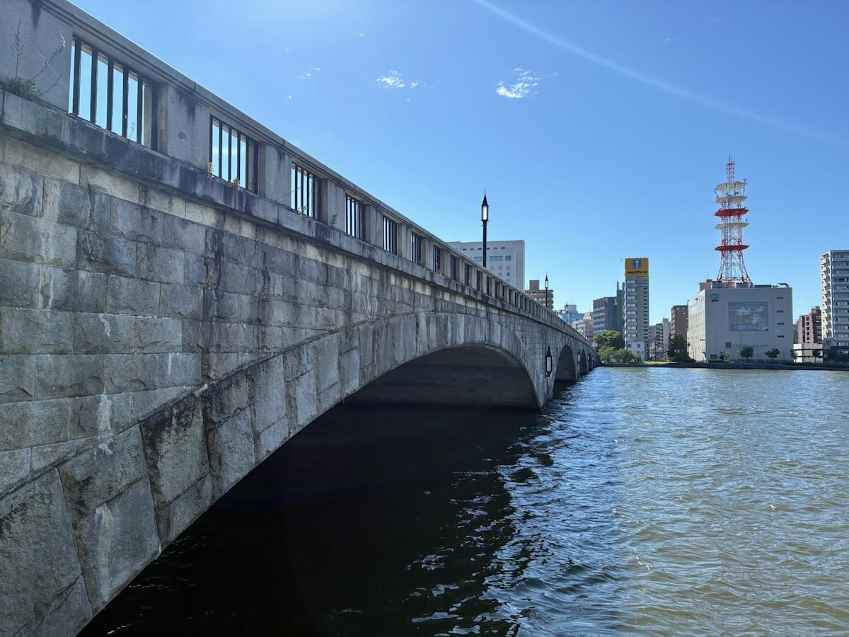 Excursie aan de kust van Niigata met een bezoek aan de Bandai-brug en het Hakusan-heiligdom