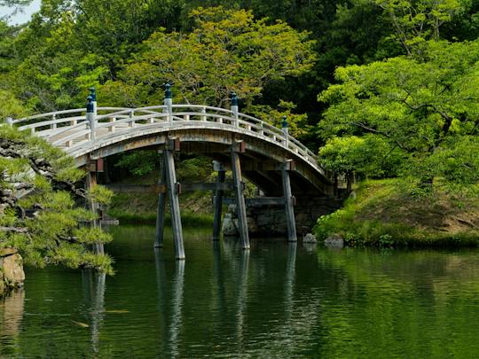 Takamatsu private tour with Ritsurin Garden and Kotohira-gu