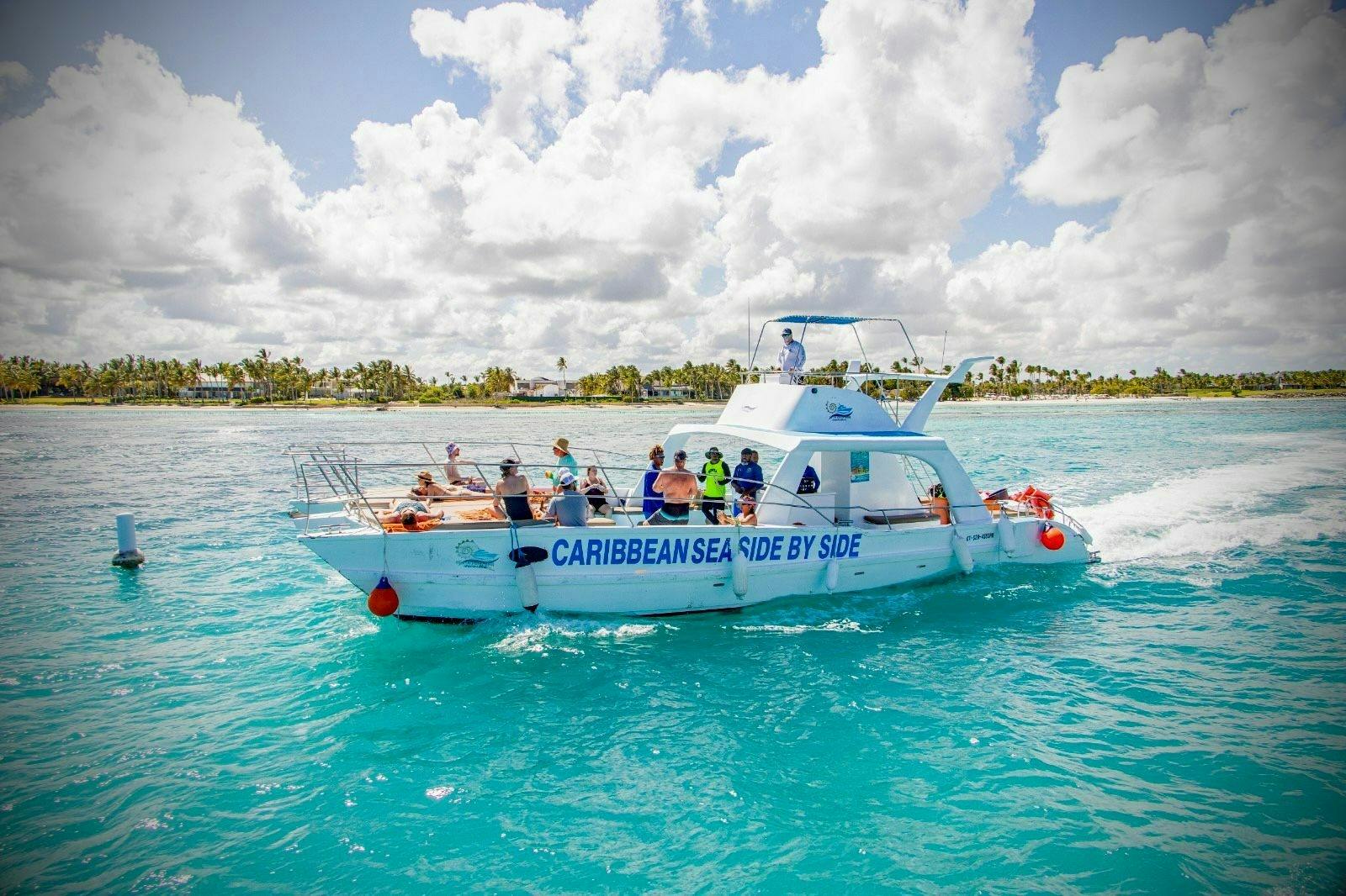 Doppelstock-Katamaran-Kreuzfahrt bei Sonnenuntergang ab Punta Cana