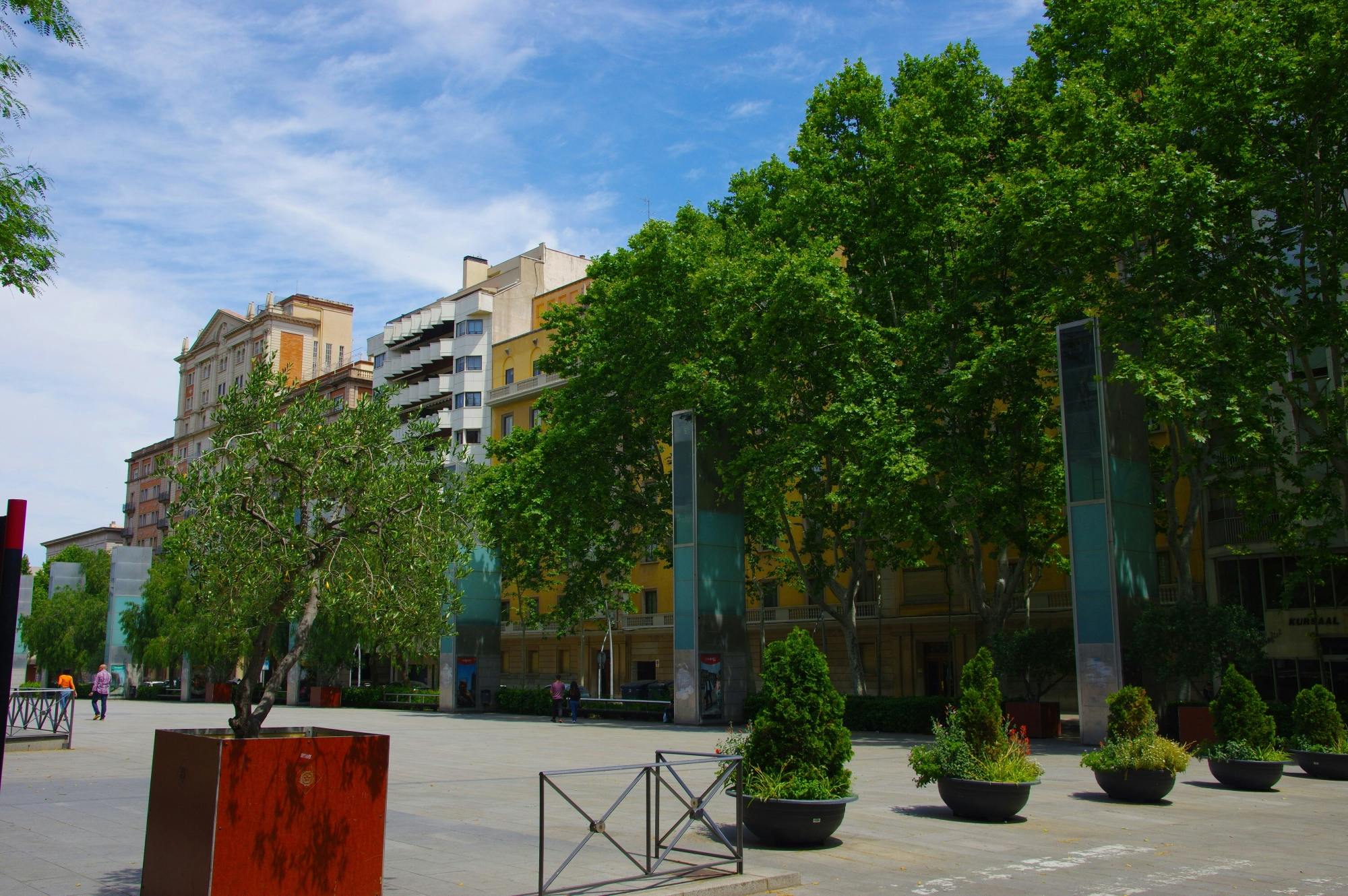 Half-day Reus heritage and shopping tour