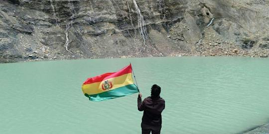 Charquini Glacier and Emerald Lagoon guided day trip from La Paz