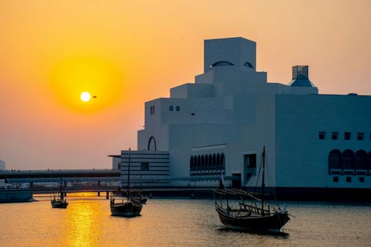 Crociera al tramonto su un dhow a Doha con cena presso l’IDAM