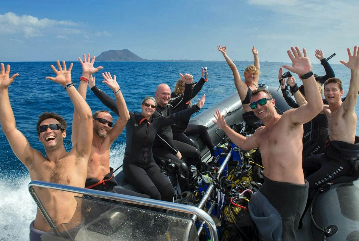 Double Scuba Diving Experience in Pool & Sea for Beginners in Corralejo