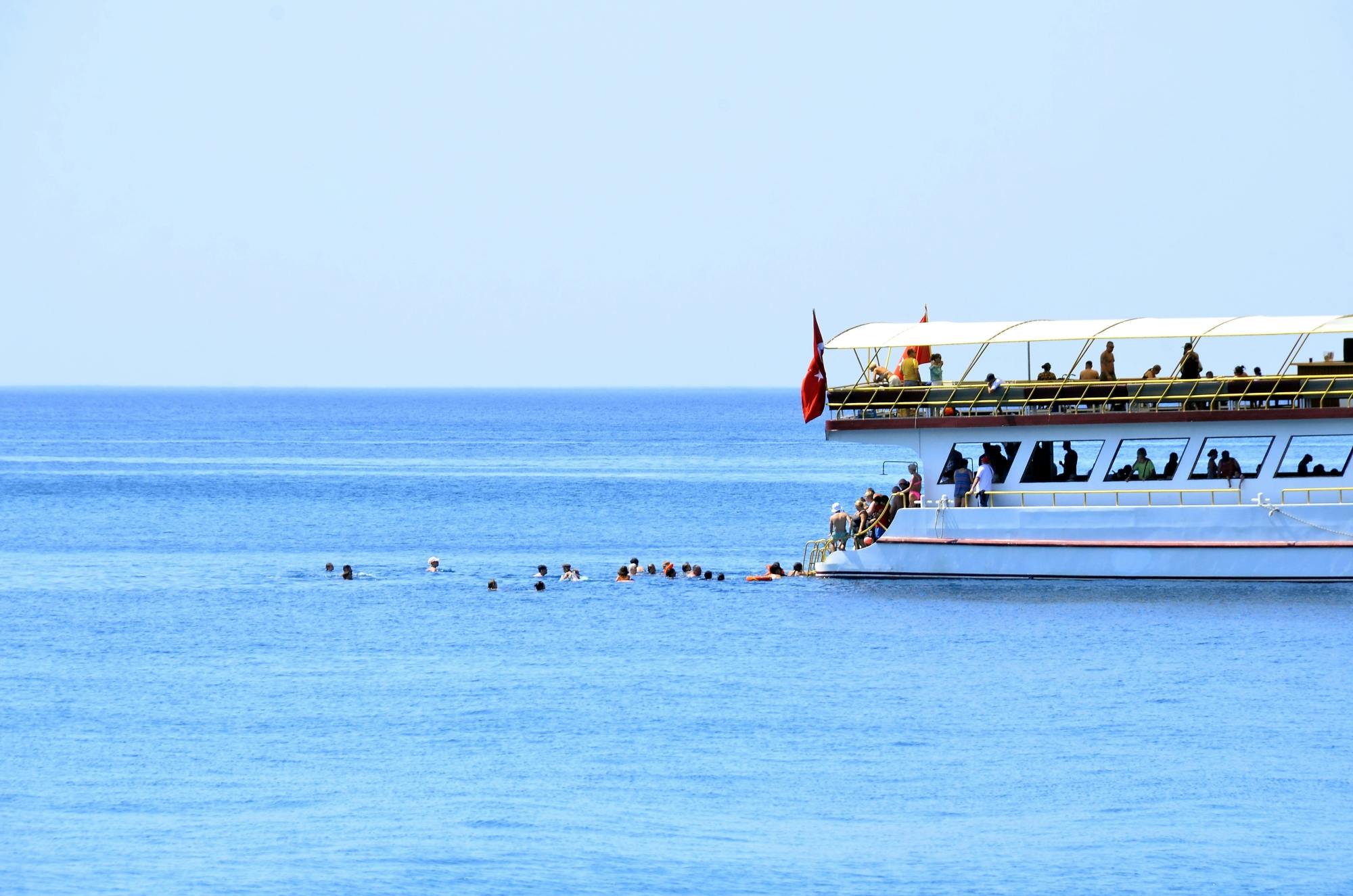 3PC_Turkey_Antalya_Antalya_Waterfalls_Boat_Cruise,_Queen_Selin_19.JPG