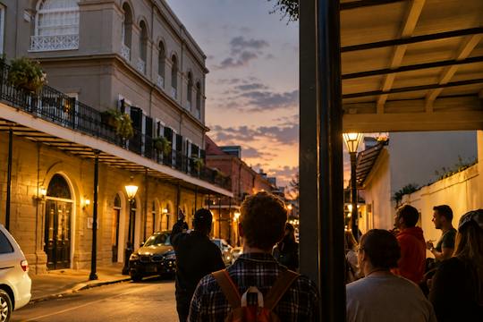 Big easy ghost and vampire pub crawl in New Orleans